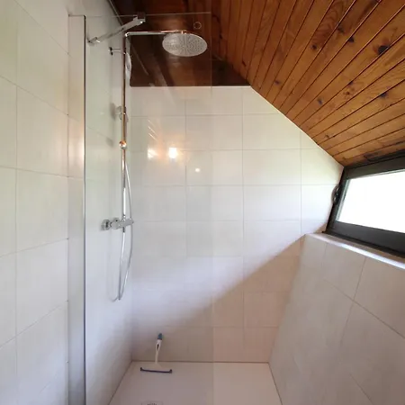 Chalet Au Mont-dore, 3 Chambres, Terrasse Et Parking, 8 Couchages - Fr-1-415-208